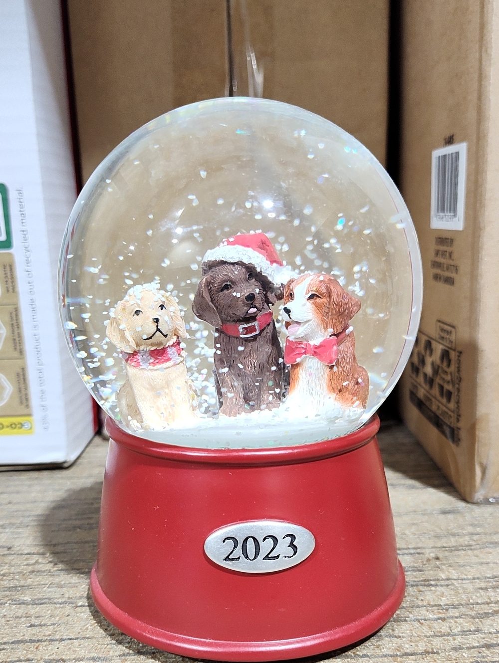 Snowglobe, We Wish You A Merry Christmas